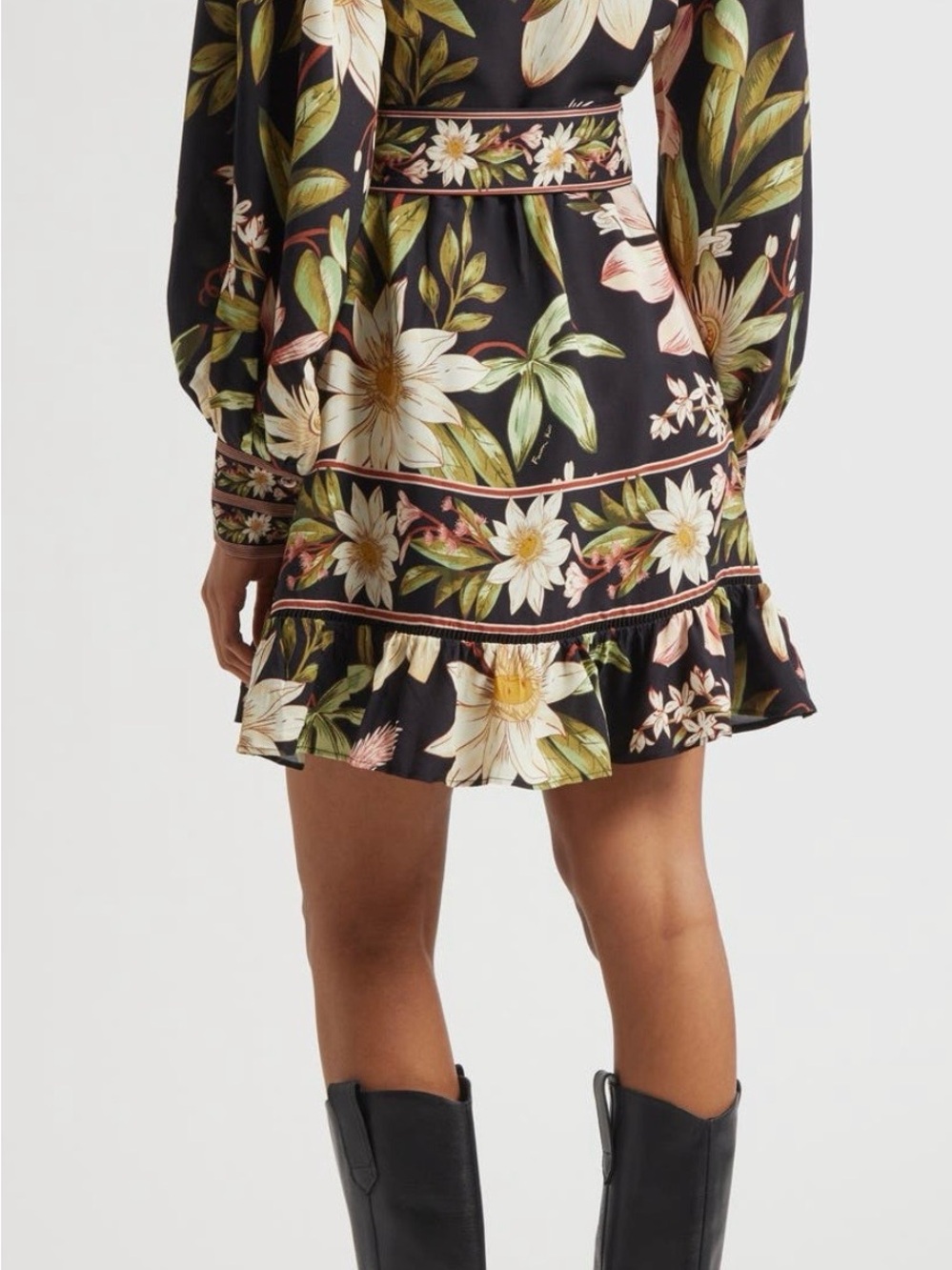 FARM Rio
Surreal Flowers Long
Sleeve Minidress Size - M - Picture 2 of 7